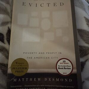 Evicted by Matthew Desmond Book